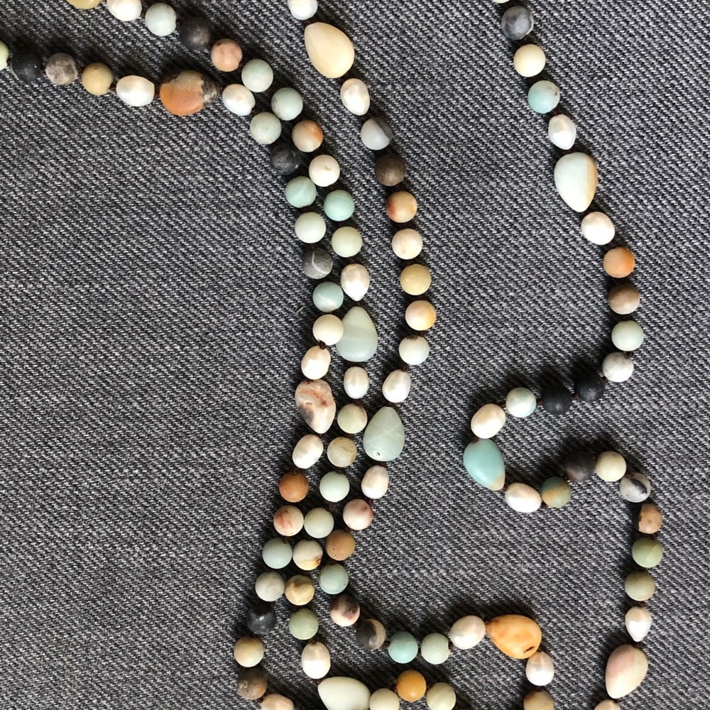 Sea stone and pearl necklace